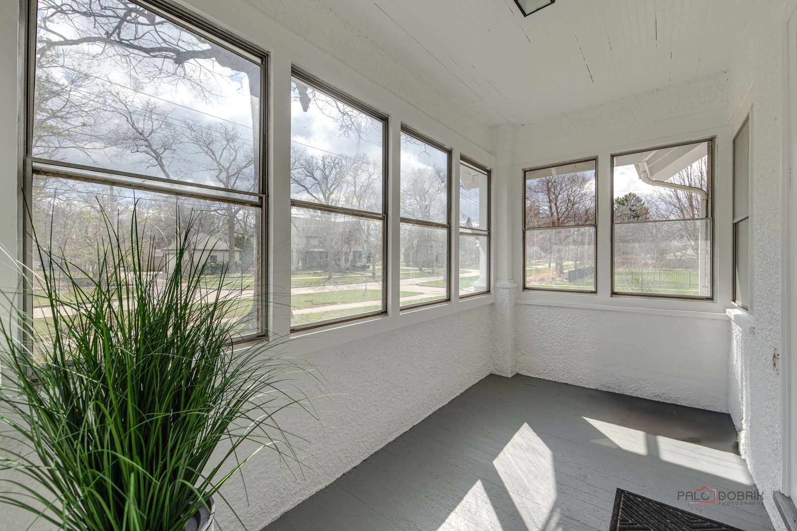 300 E Sheridan Place, Lake Bluff, IL 60044