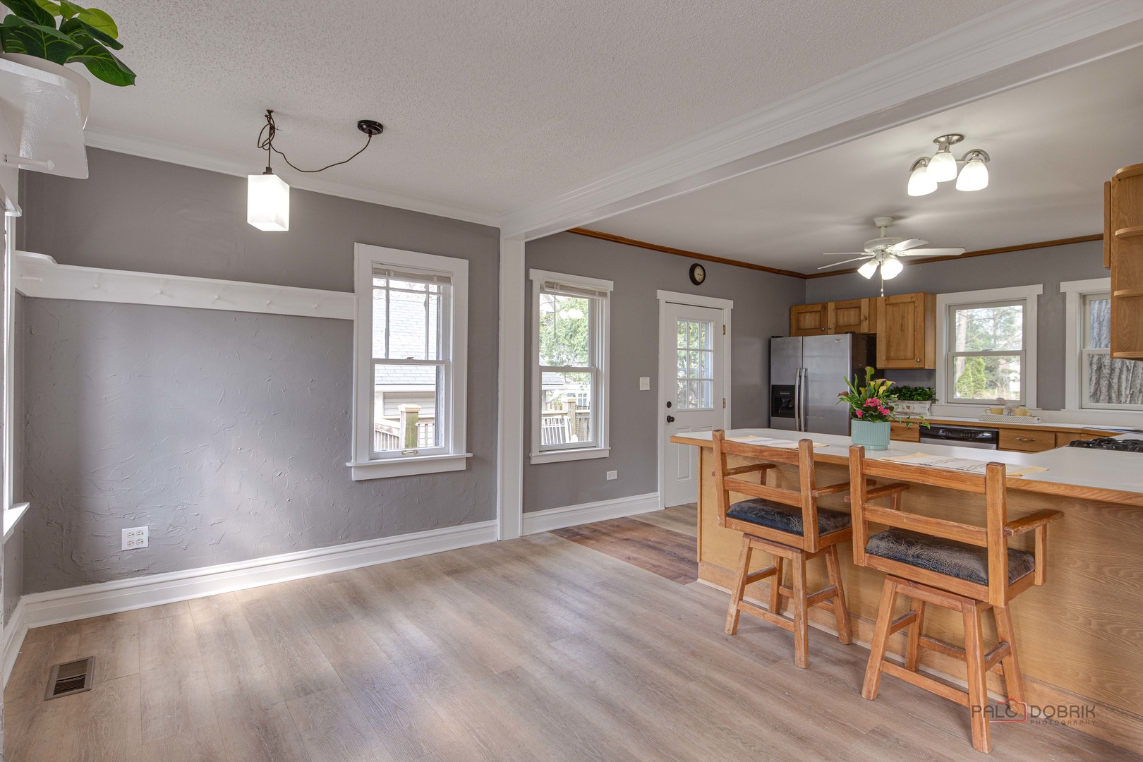 300 E Sheridan Place, Lake Bluff, IL 60044