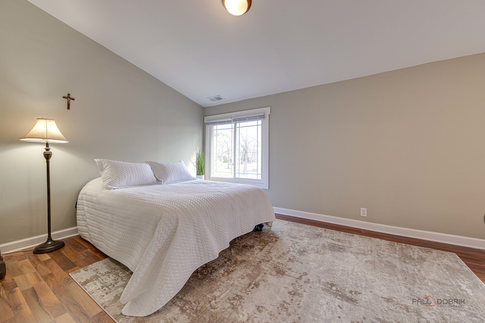 300 E Sheridan Place, Lake Bluff, IL 60044