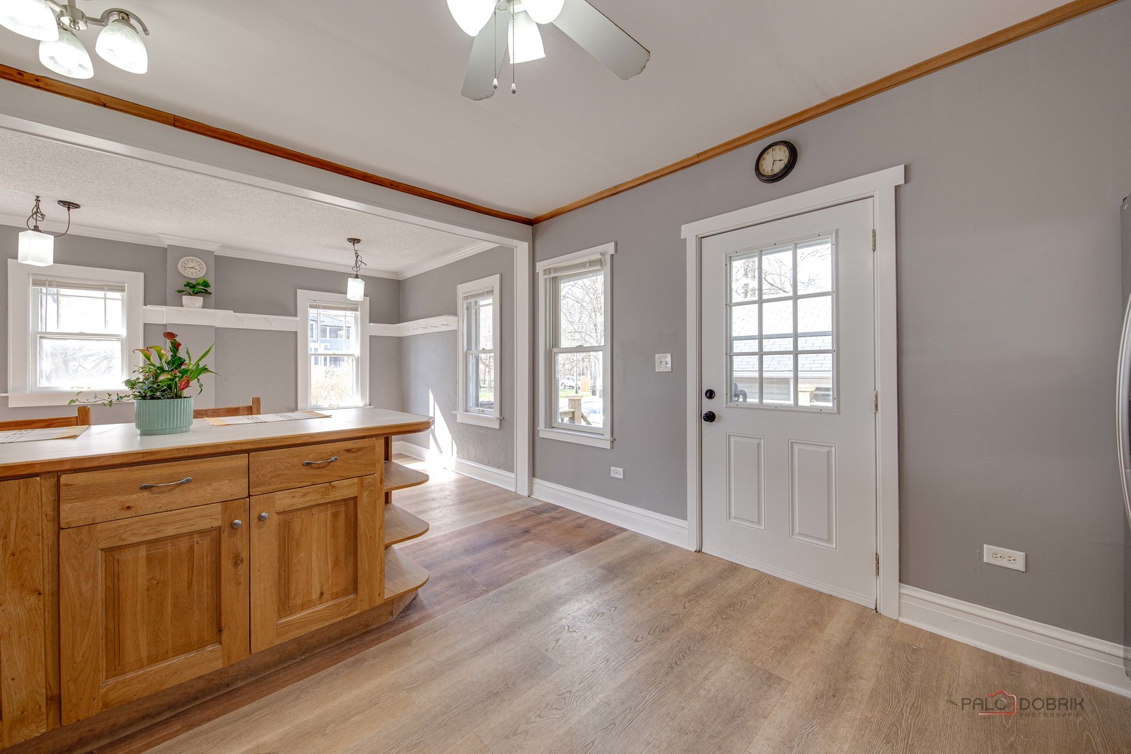 300 E Sheridan Place, Lake Bluff, IL 60044