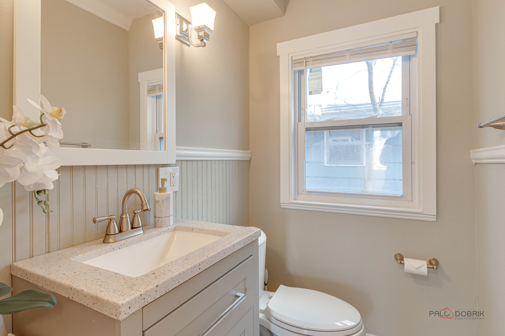 300 E Sheridan Place, Lake Bluff, IL 60044