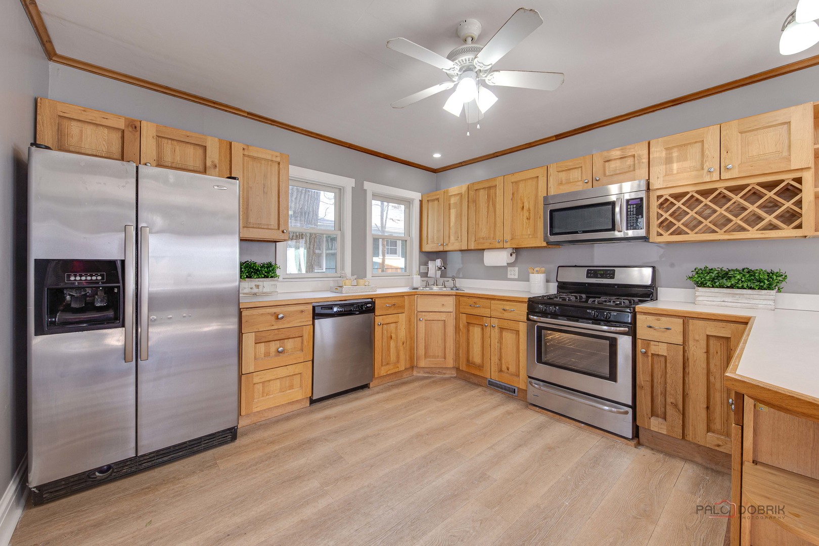 300 E Sheridan Place, Lake Bluff, IL 60044