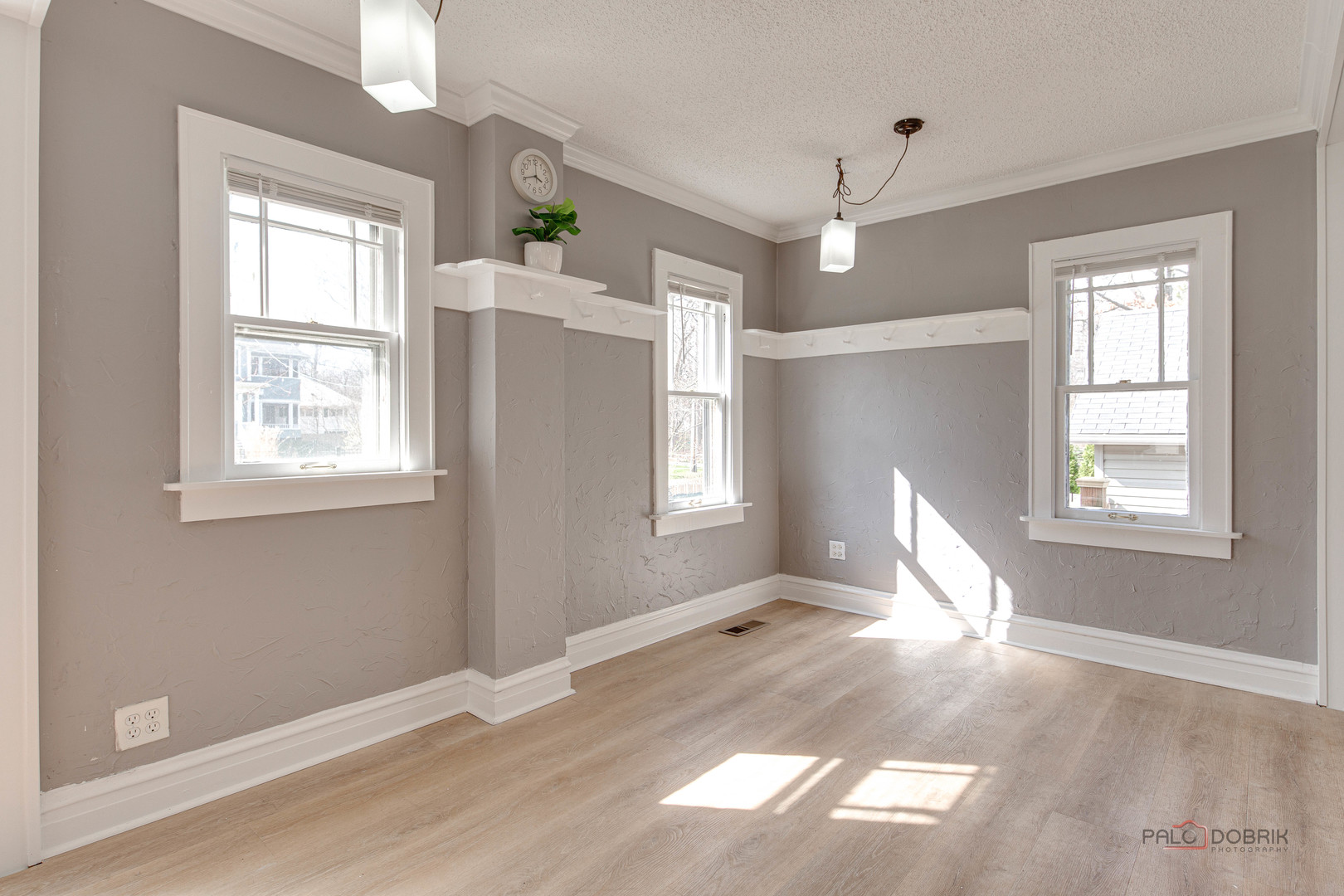 300 E Sheridan Place, Lake Bluff, IL 60044