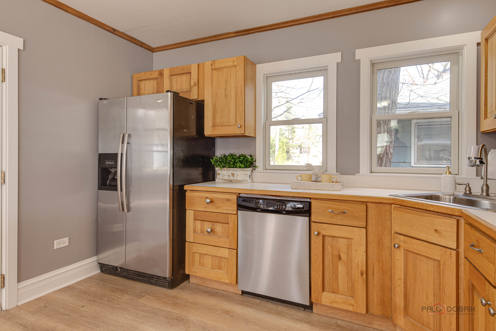 300 E Sheridan Place, Lake Bluff, IL 60044