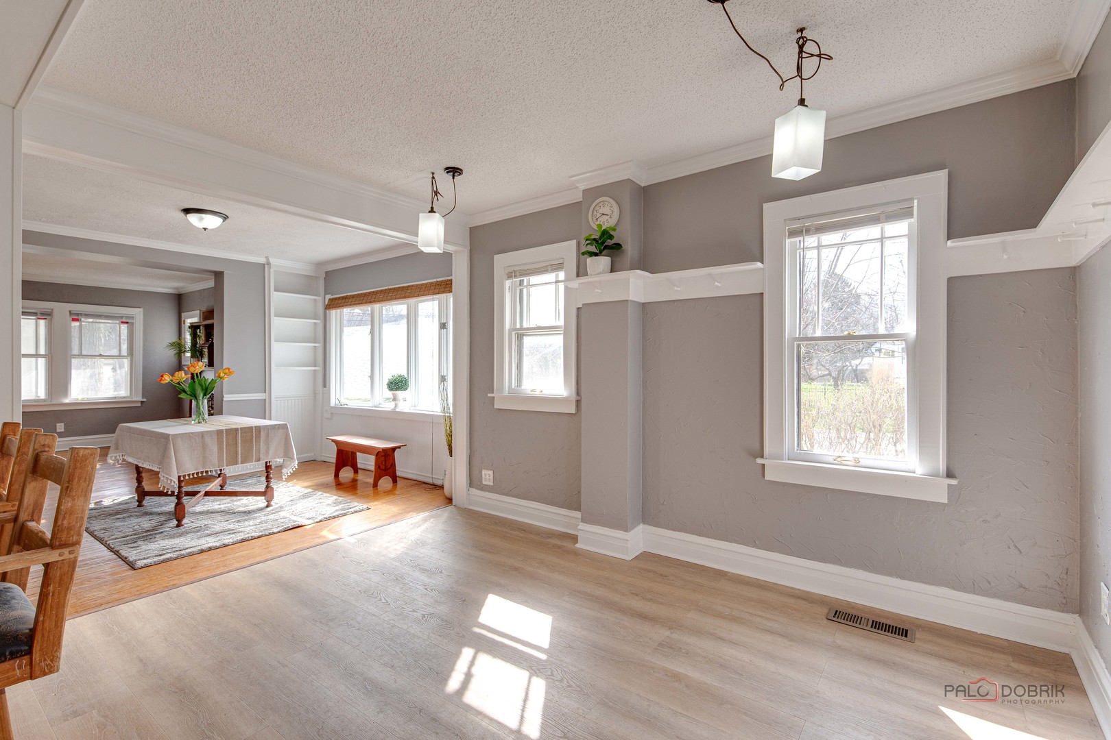 300 E Sheridan Place, Lake Bluff, IL 60044