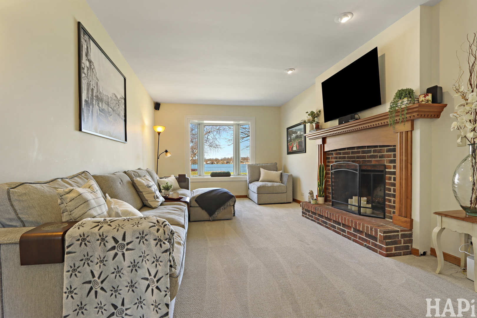 33254 N Cove Road, Grayslake, IL 60030