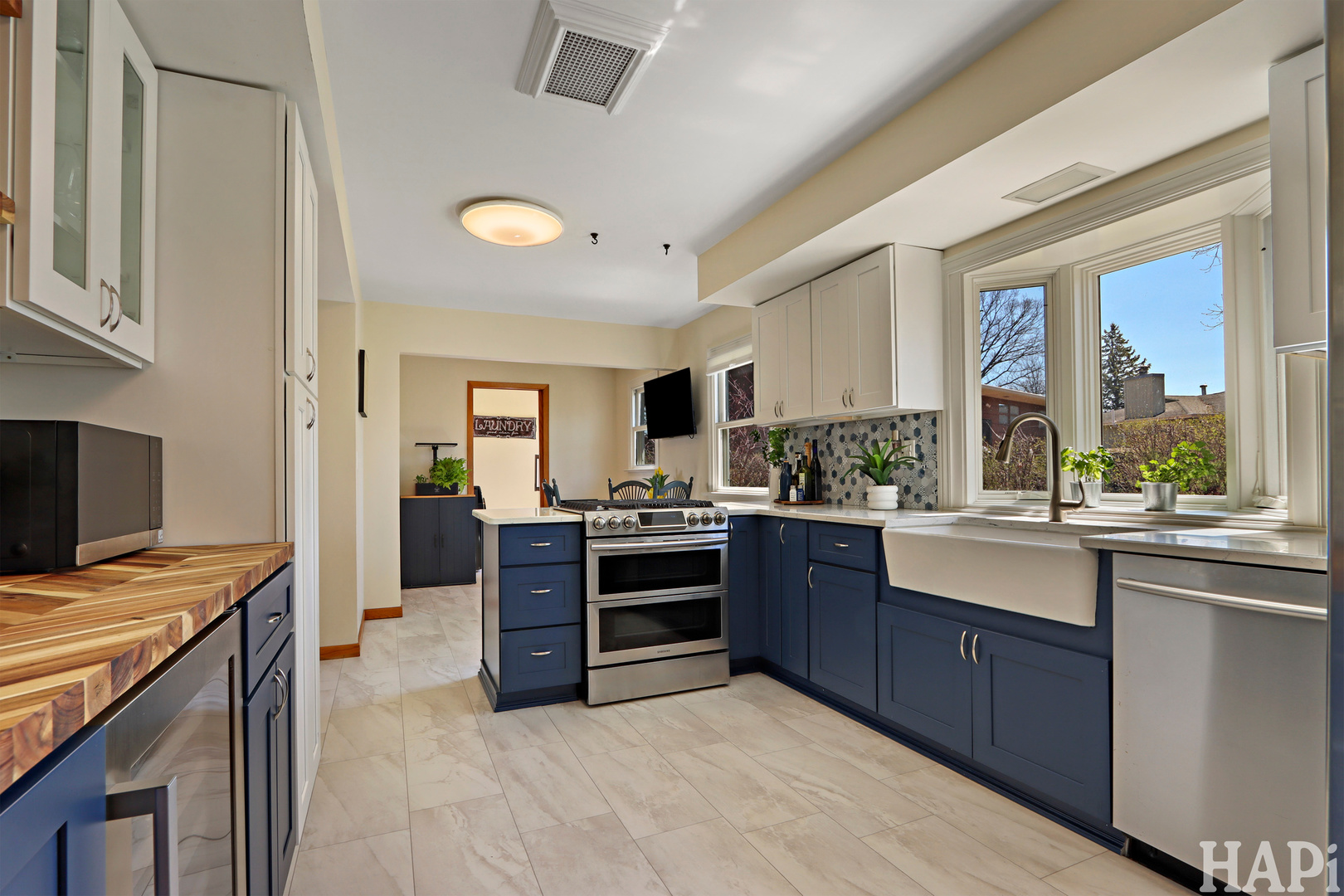 33254 N Cove Road, Grayslake, IL 60030