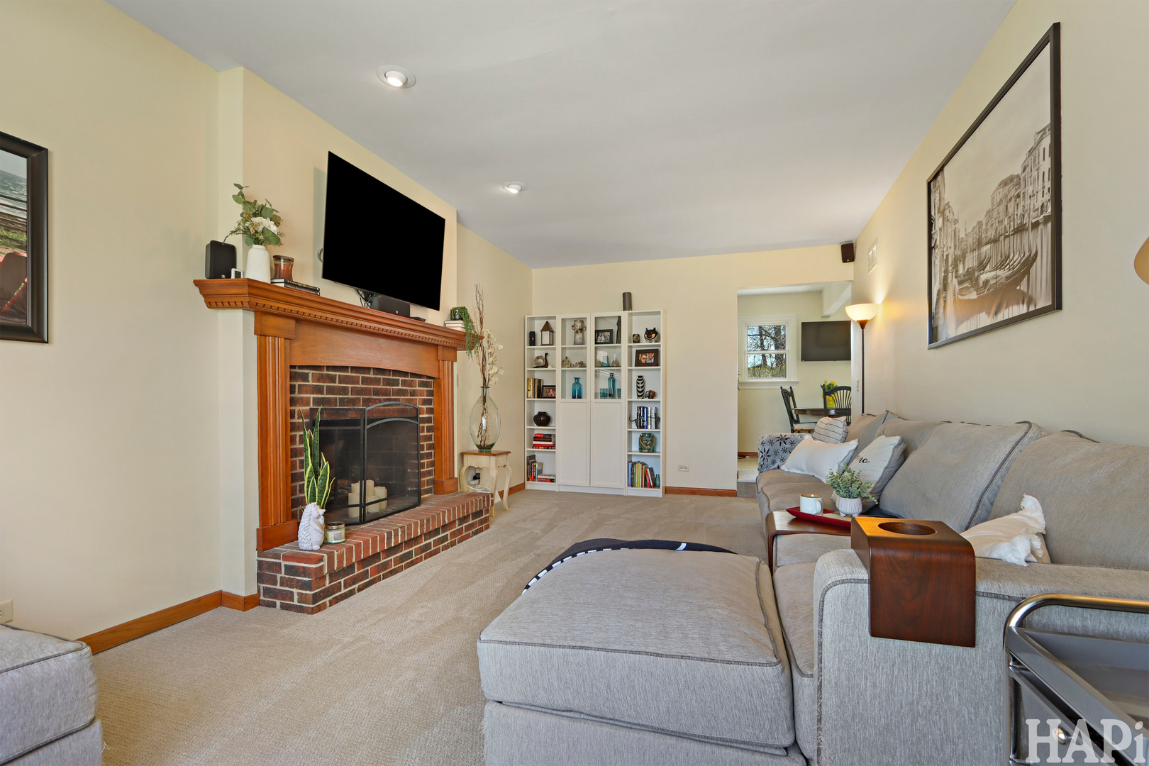 33254 N Cove Road, Grayslake, IL 60030