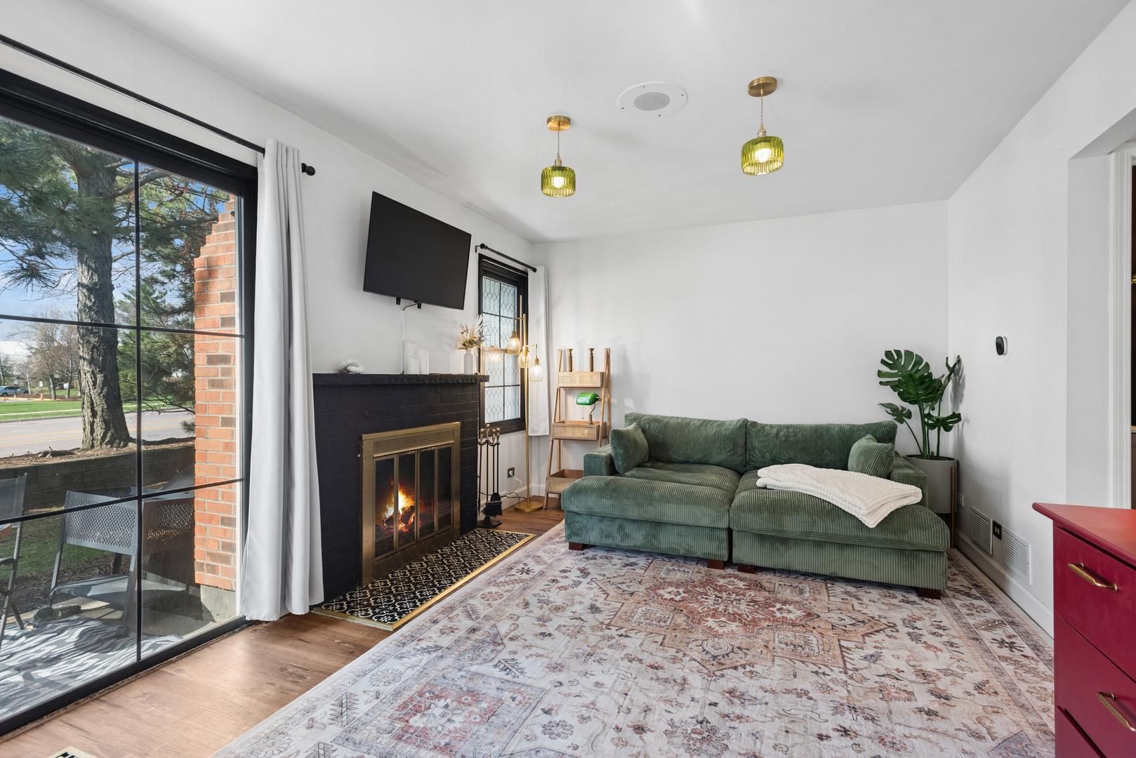 2555 College Hill Circle, Schaumburg, IL 60173