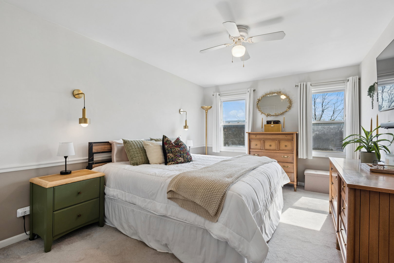 2555 College Hill Circle, Schaumburg, IL 60173