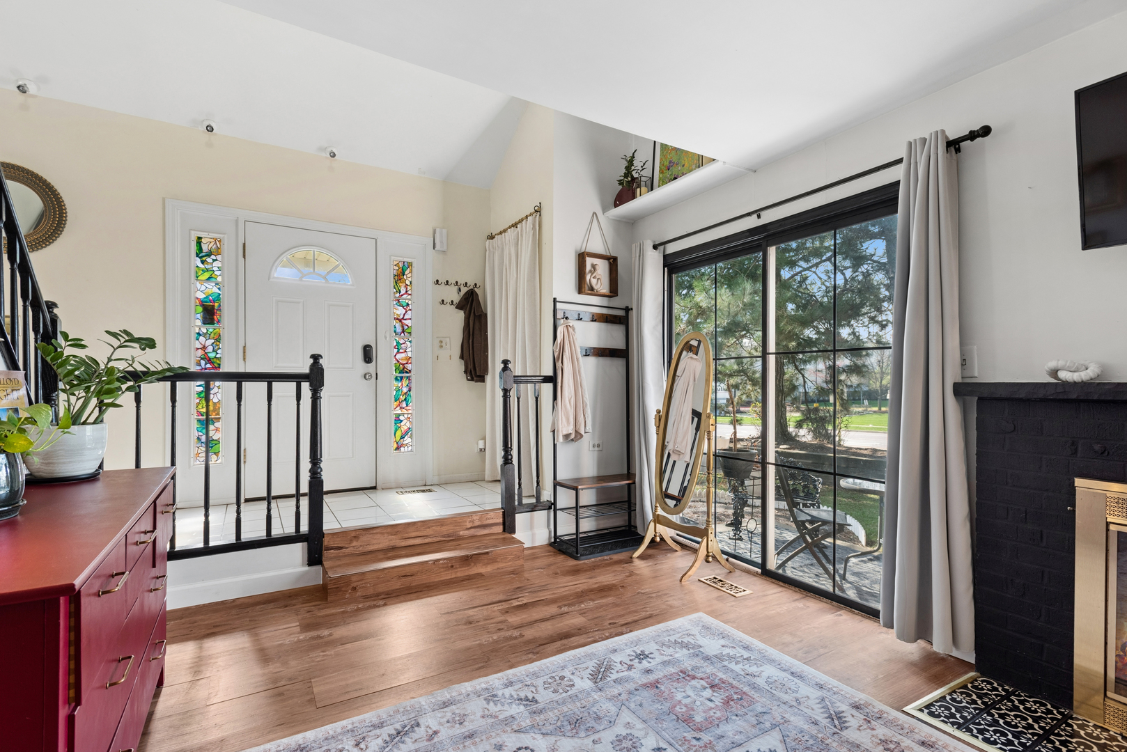 2555 College Hill Circle, Schaumburg, IL 60173