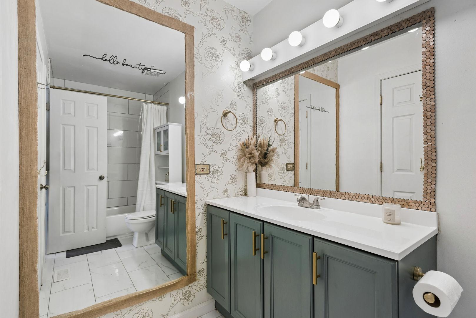 2555 College Hill Circle, Schaumburg, IL 60173