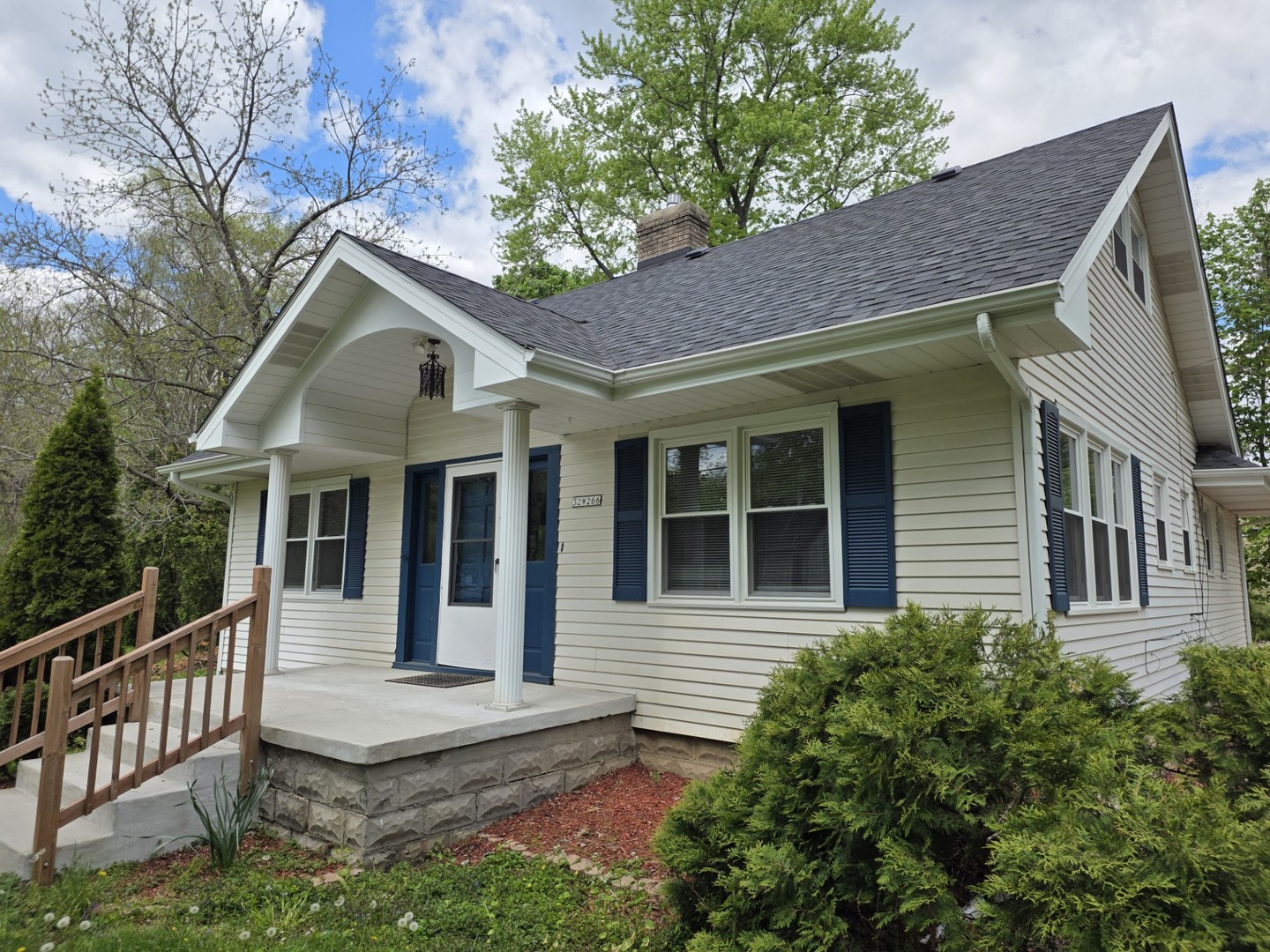 32W266 Glos Street, Wayne, IL 60184