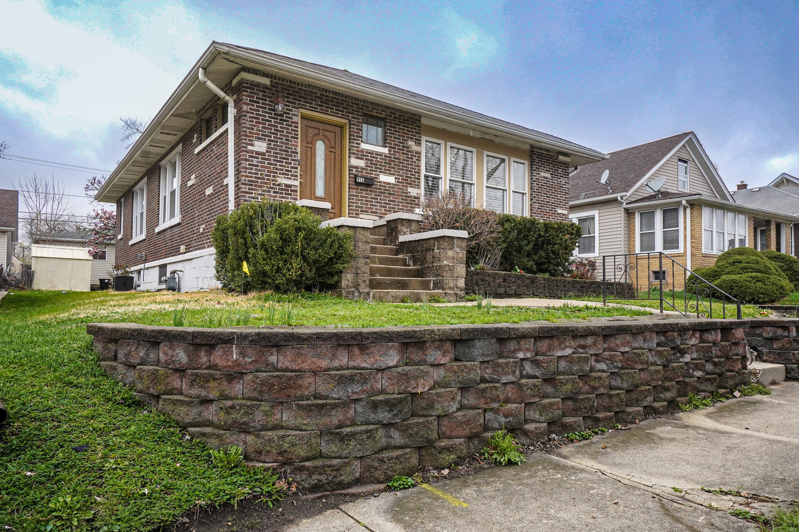 913 OAKLAND Avenue, Joliet, IL 60435