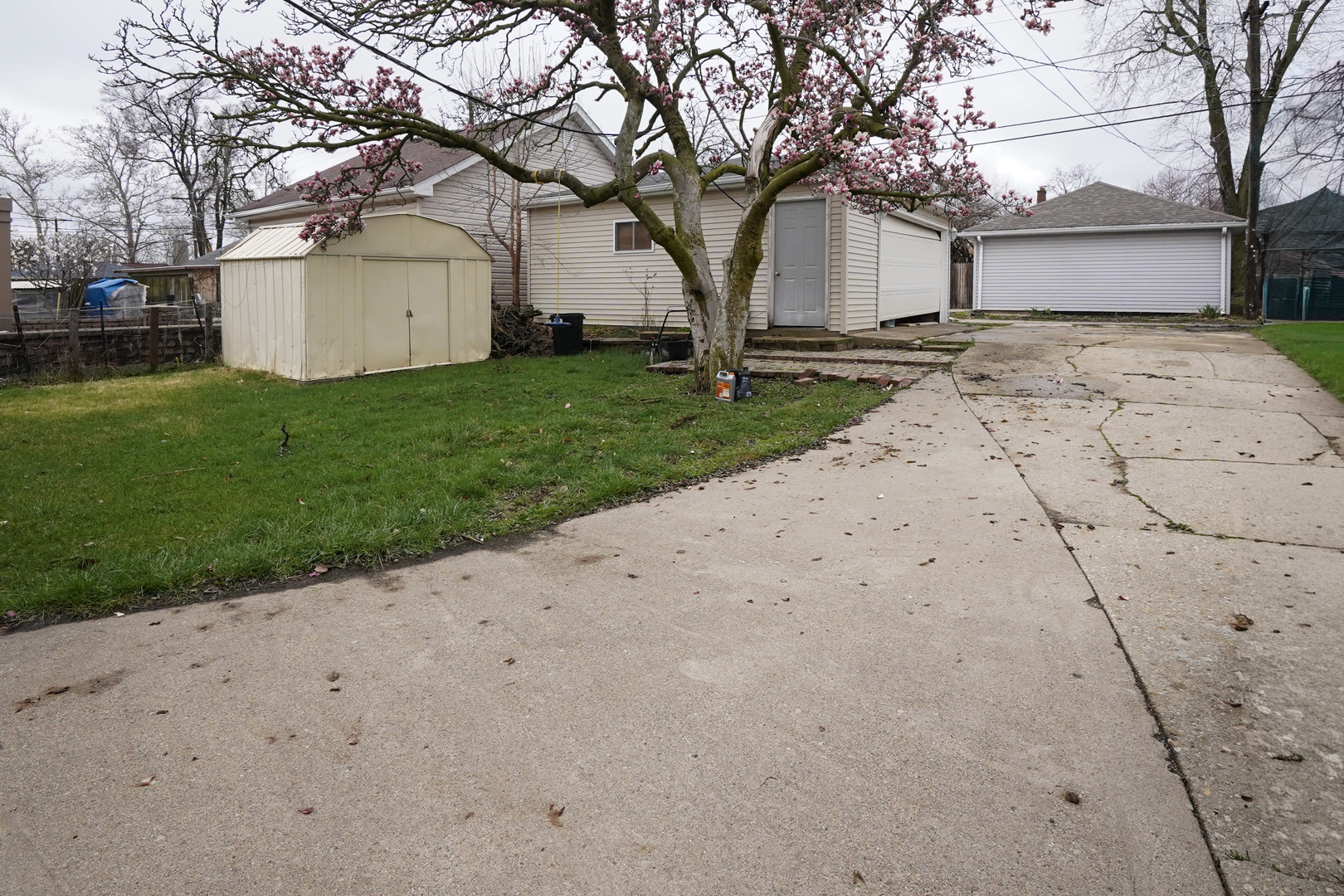 913 OAKLAND Avenue, Joliet, IL 60435