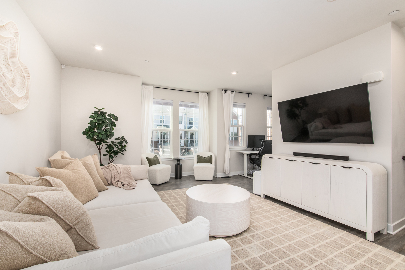 776 Rockwell Lane, Des Plaines, IL 60016