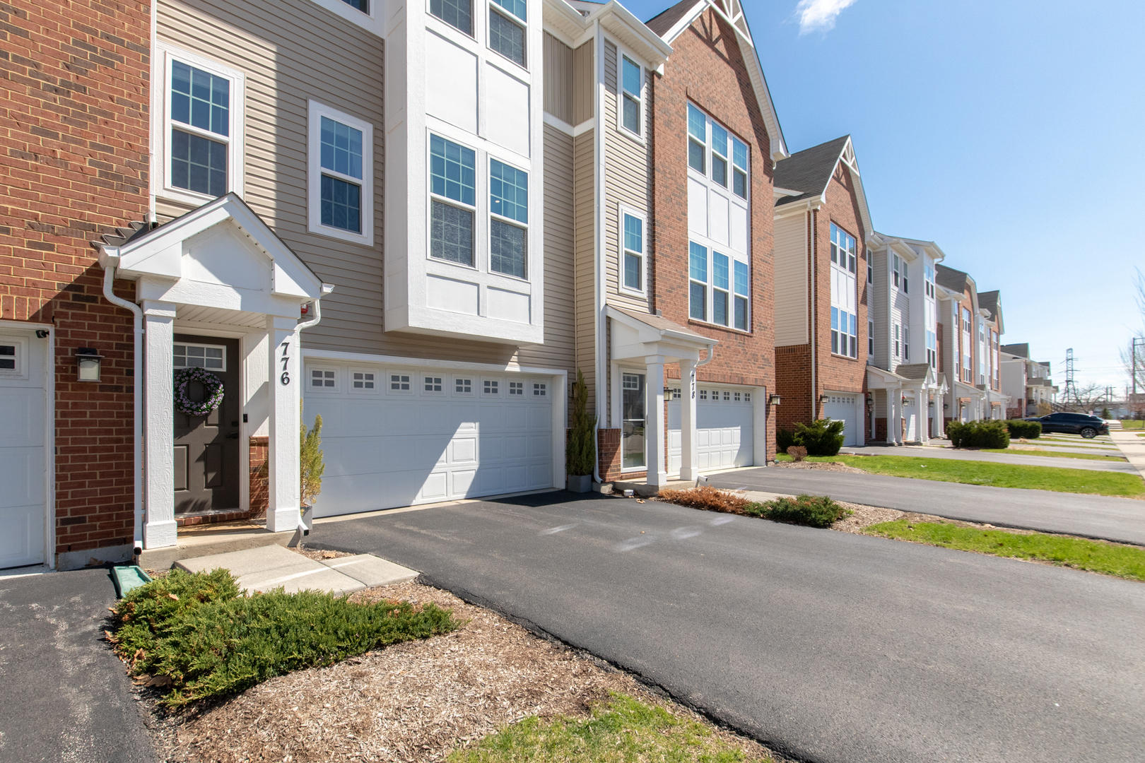 776 Rockwell Lane, Des Plaines, IL 60016