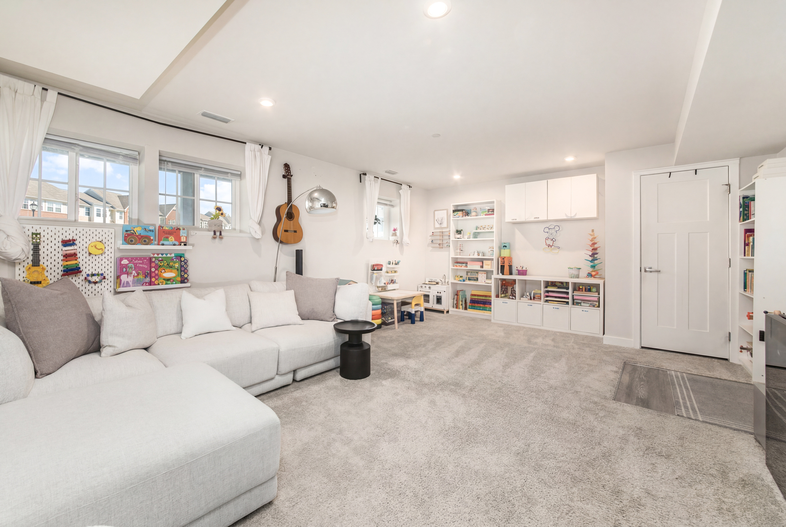 776 Rockwell Lane, Des Plaines, IL 60016