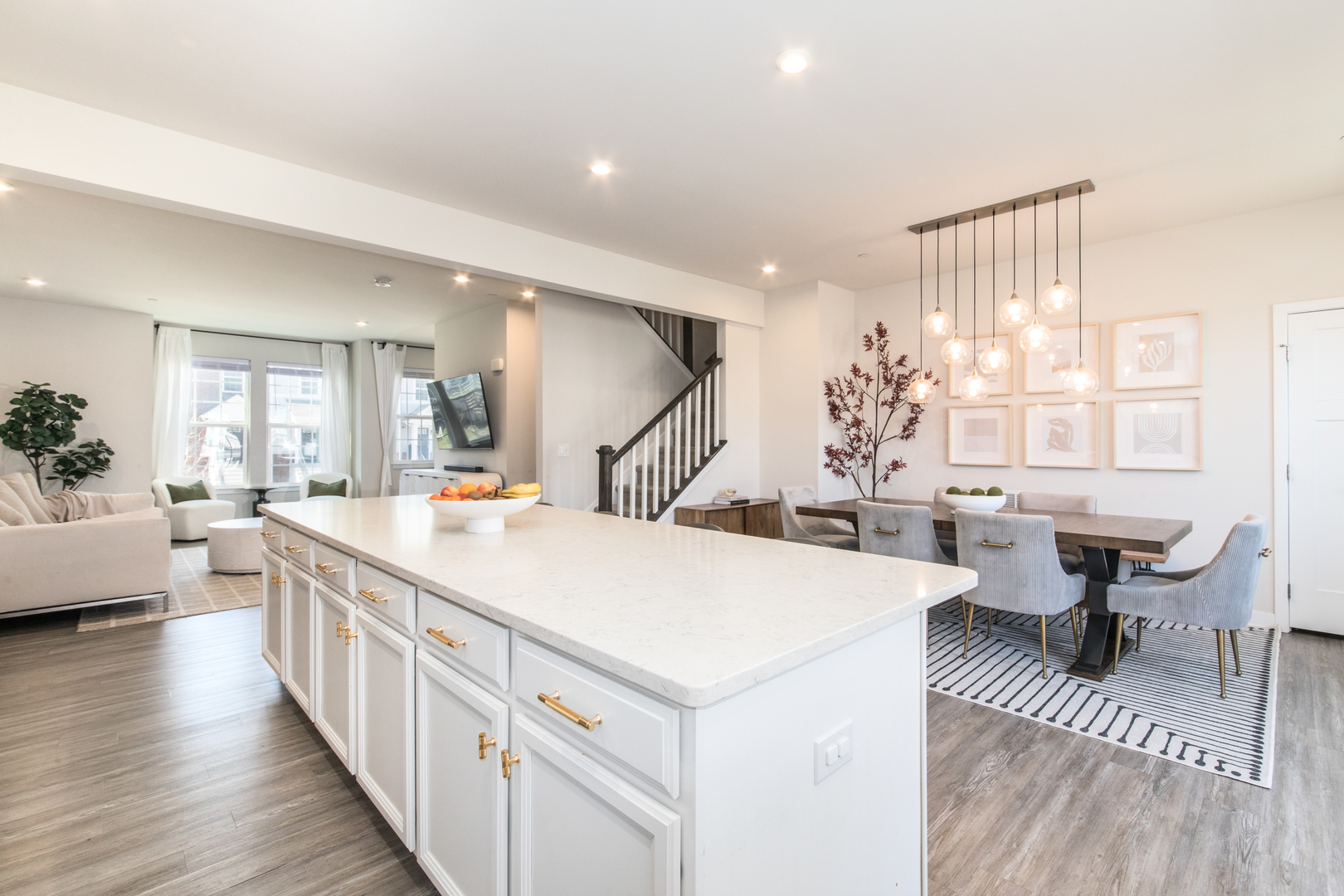 776 Rockwell Lane, Des Plaines, IL 60016