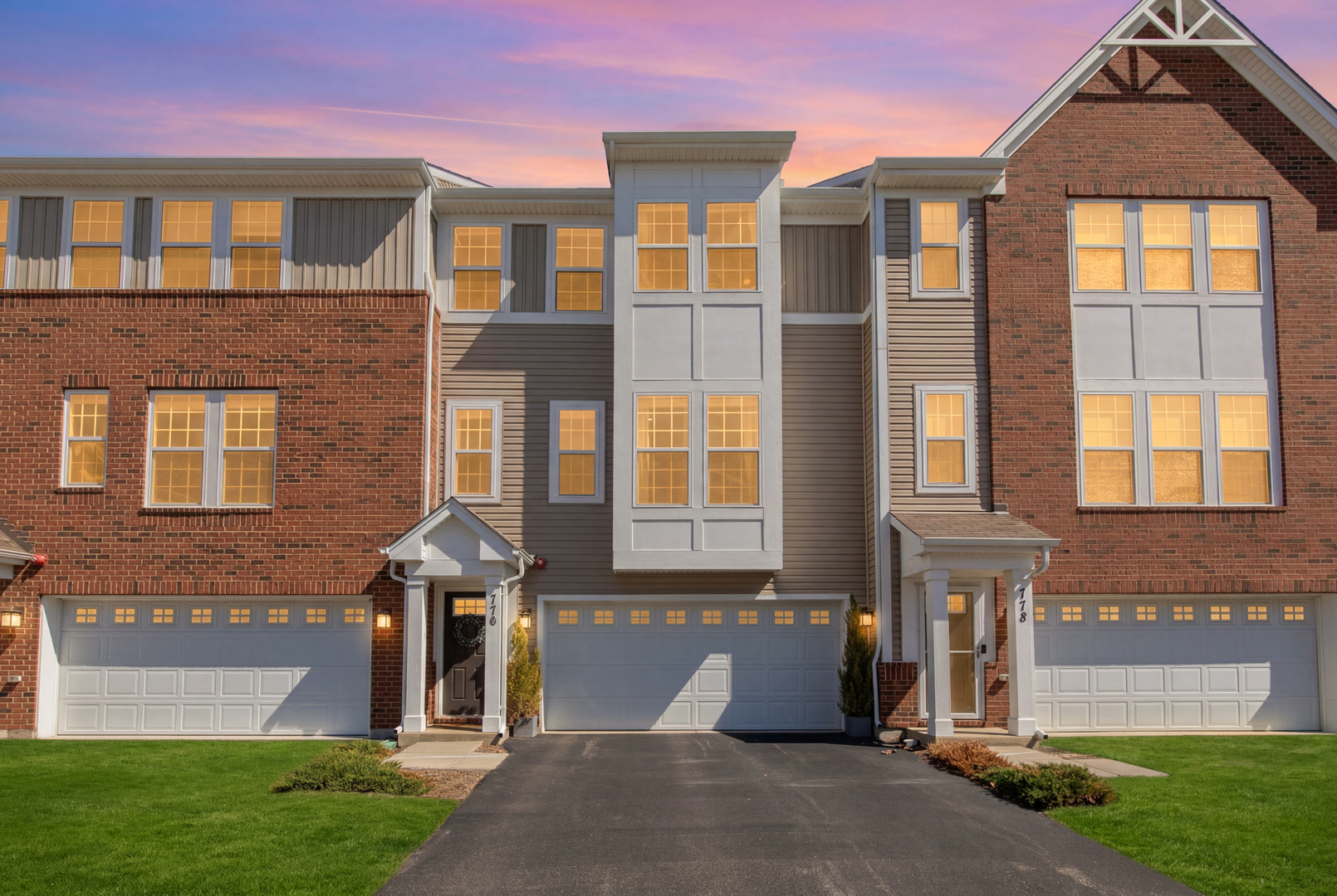 776 Rockwell Lane, Des Plaines, IL 60016