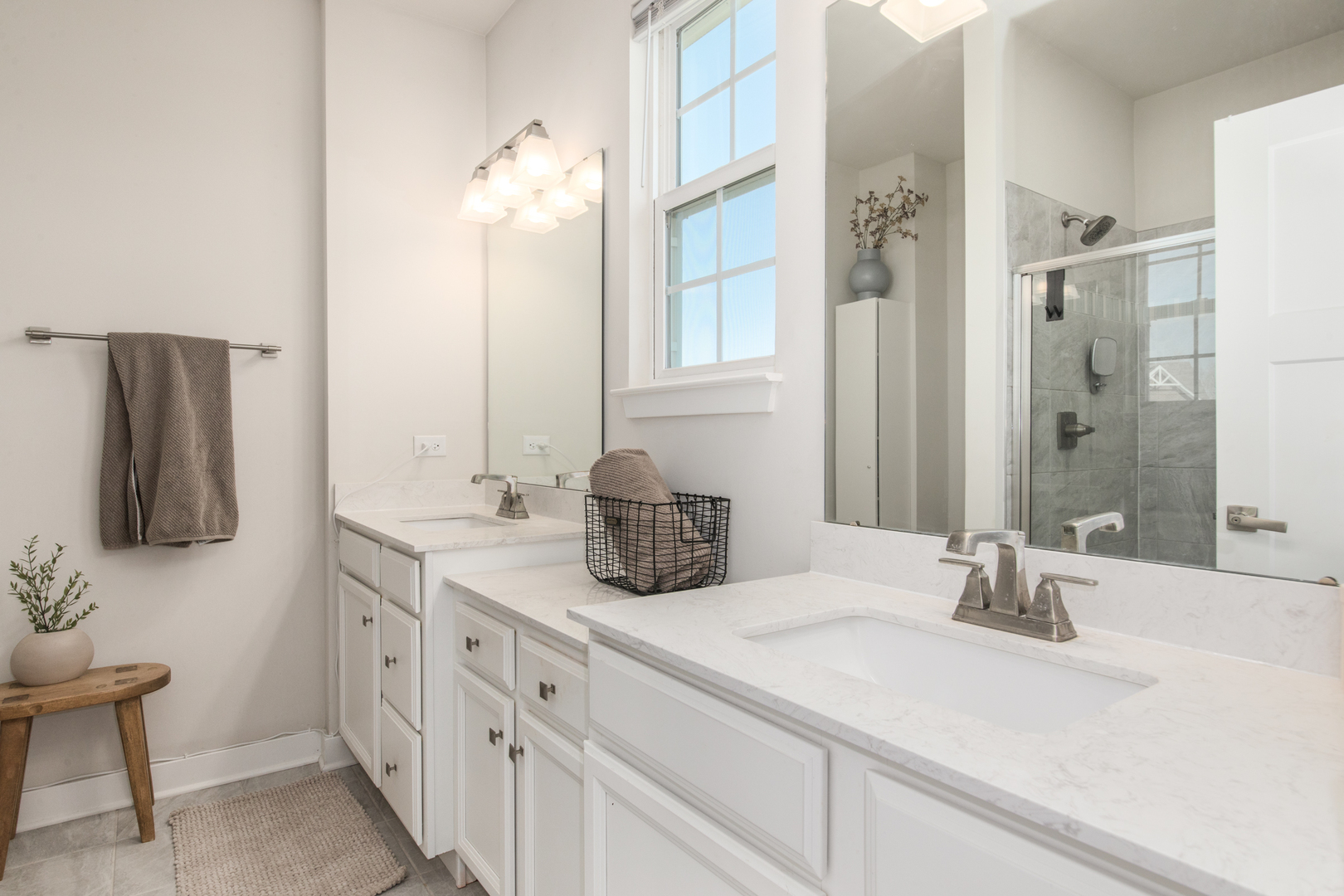 776 Rockwell Lane, Des Plaines, IL 60016