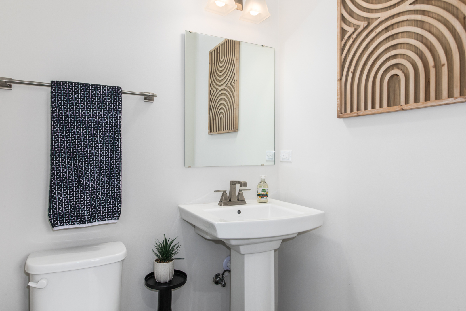 776 Rockwell Lane, Des Plaines, IL 60016