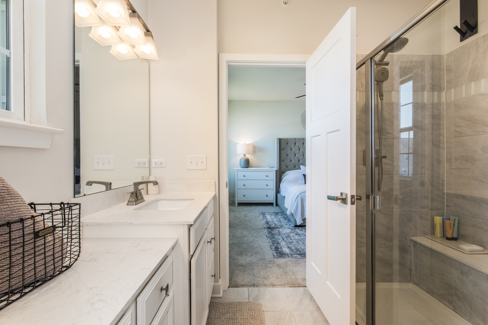 776 Rockwell Lane, Des Plaines, IL 60016