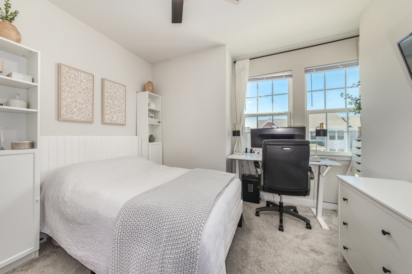 776 Rockwell Lane, Des Plaines, IL 60016