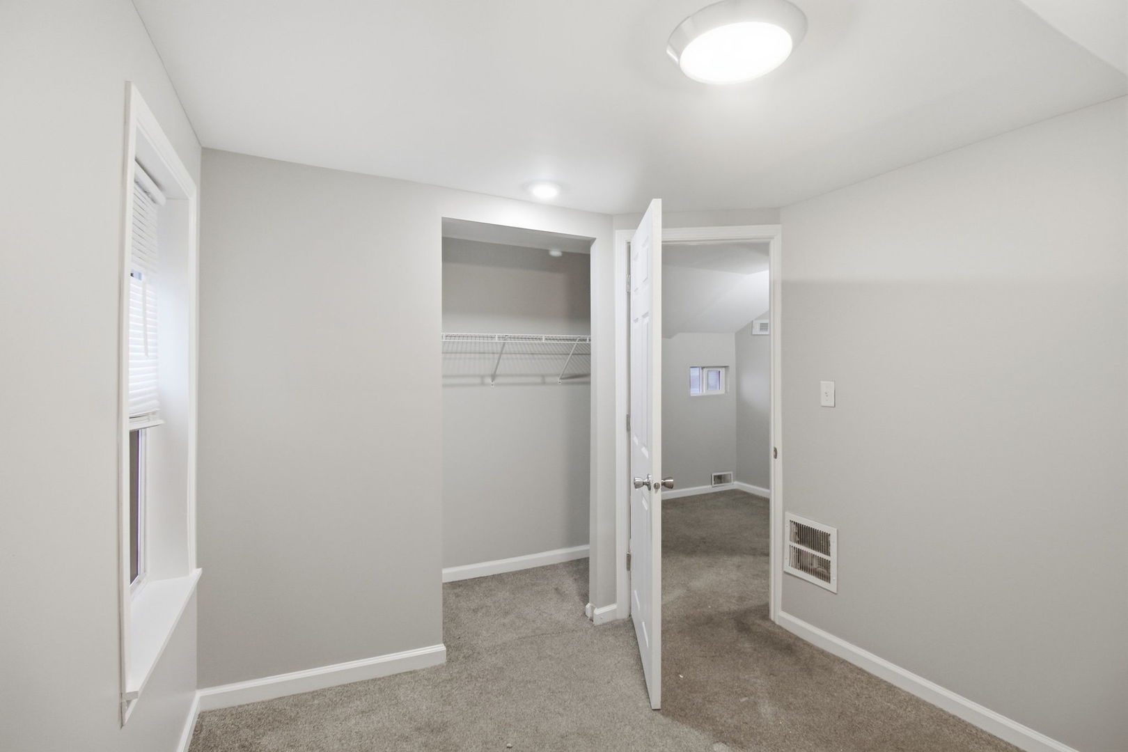 107 N State Street, Aurora, IL 60505