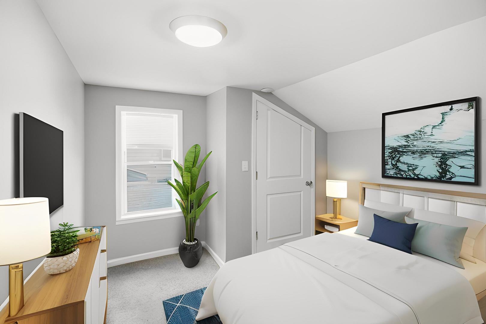 107 N State Street, Aurora, IL 60505