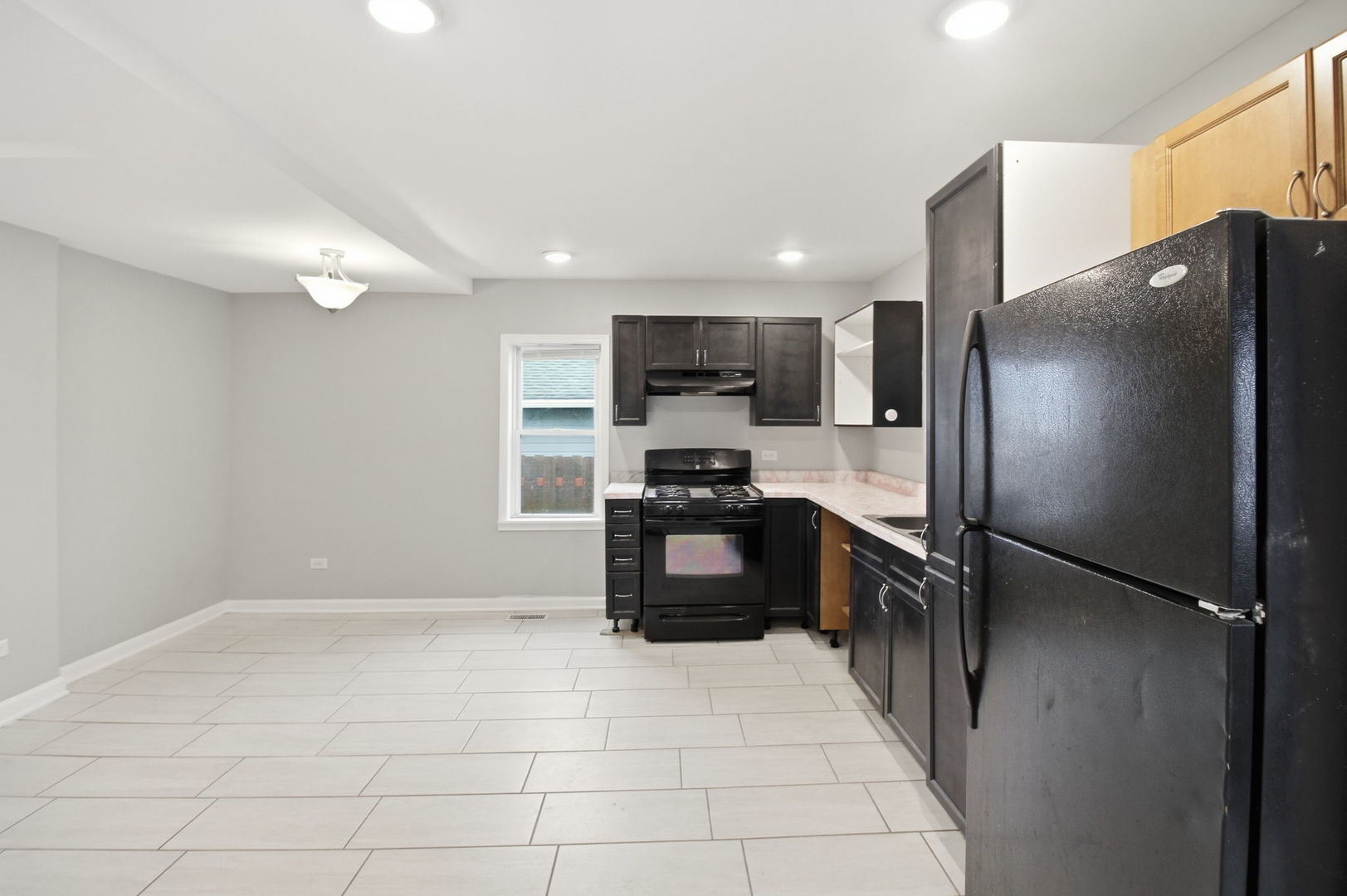 107 N State Street, Aurora, IL 60505