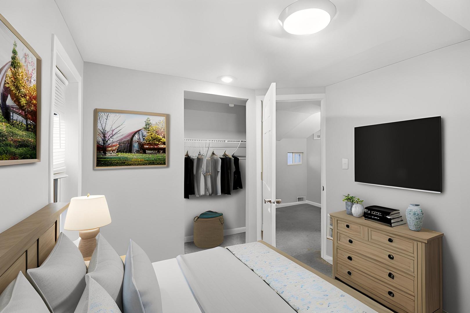 107 N State Street, Aurora, IL 60505