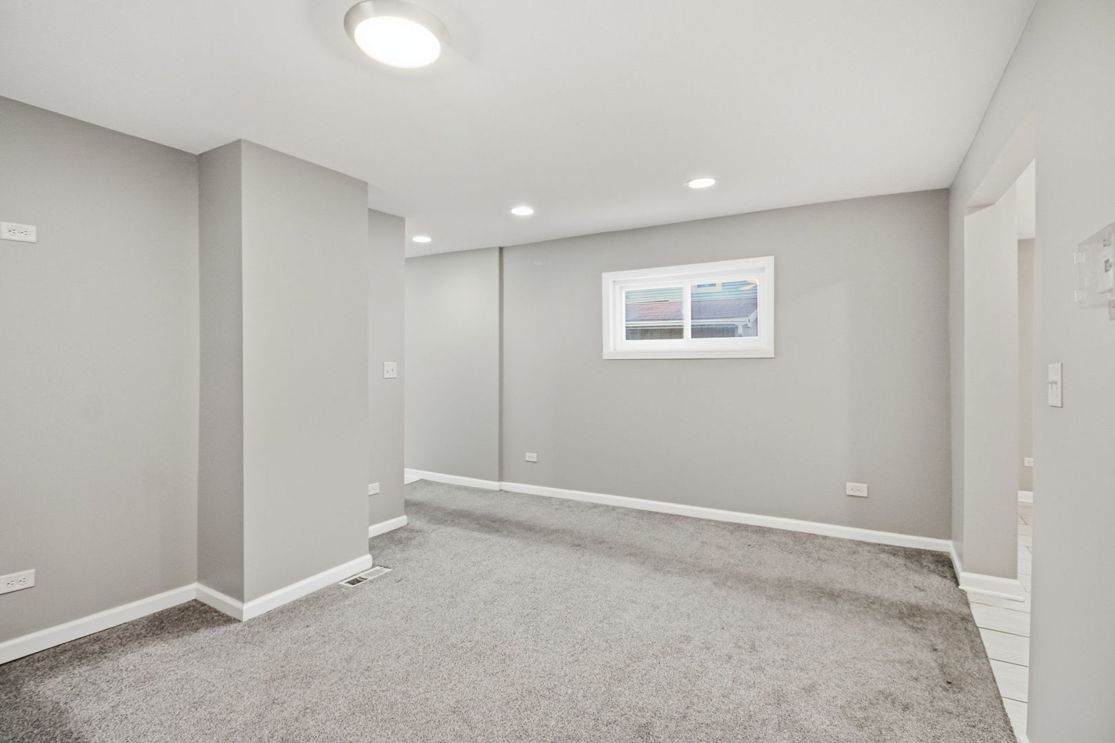 107 N State Street, Aurora, IL 60505