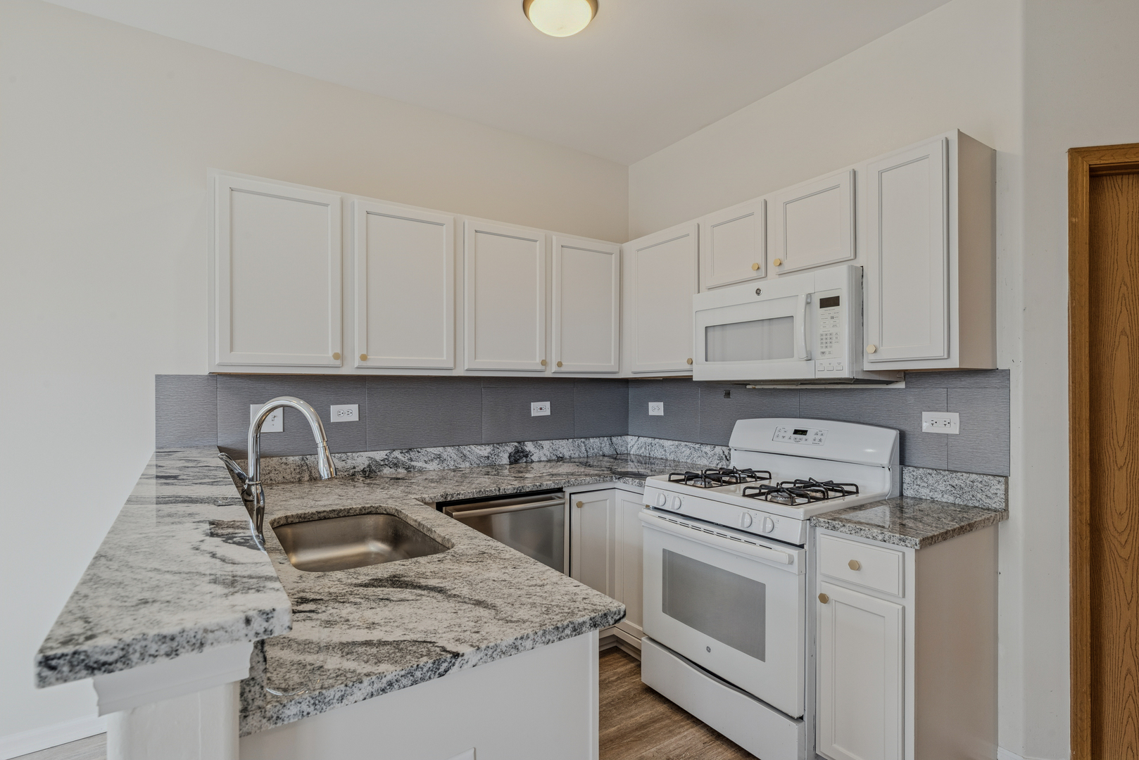 32481 Bakers Drive #32481, Lakemoor, IL 60051