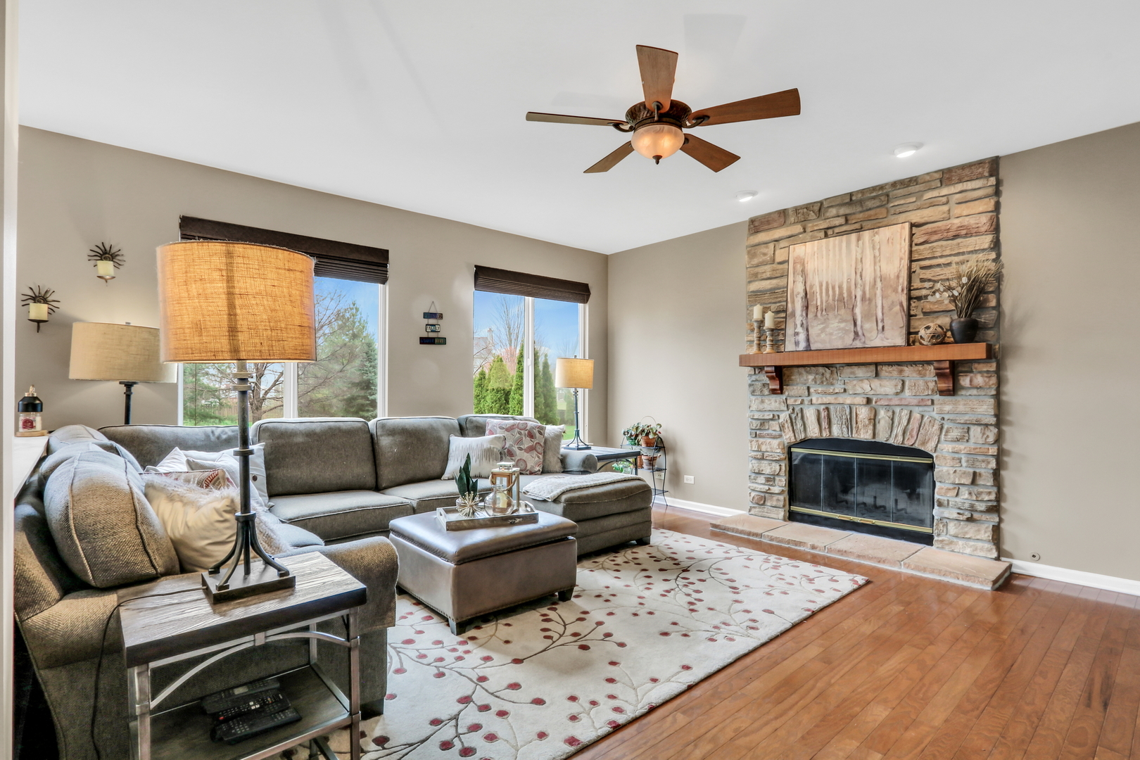 296 Biros Lane, Round Lake, IL 60073