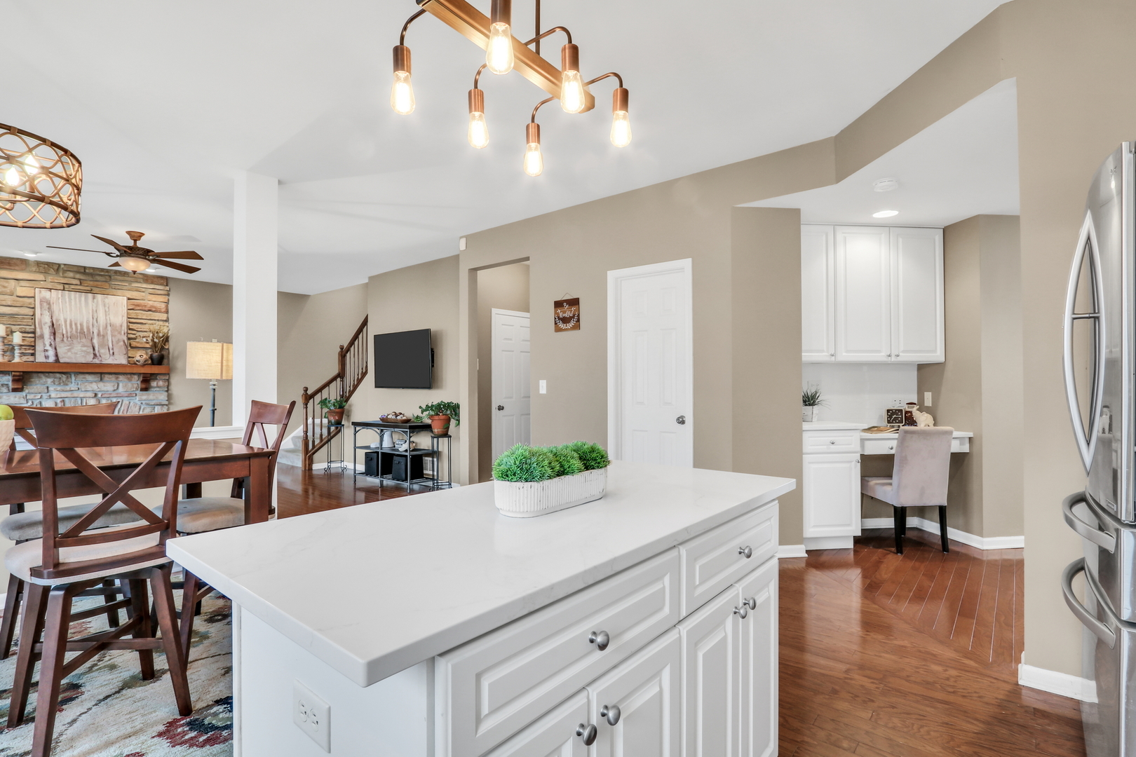 296 Biros Lane, Round Lake, IL 60073