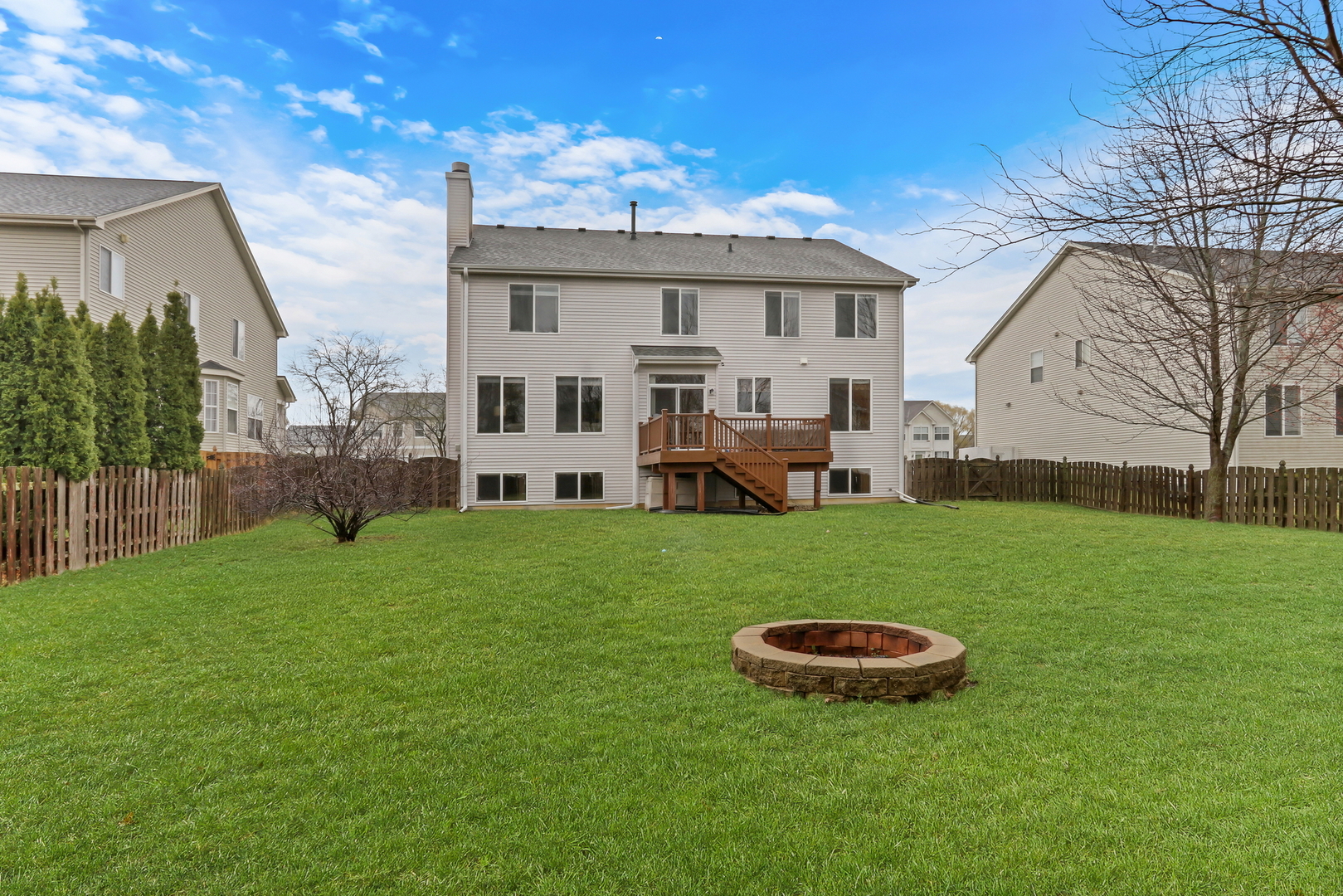 296 Biros Lane, Round Lake, IL 60073