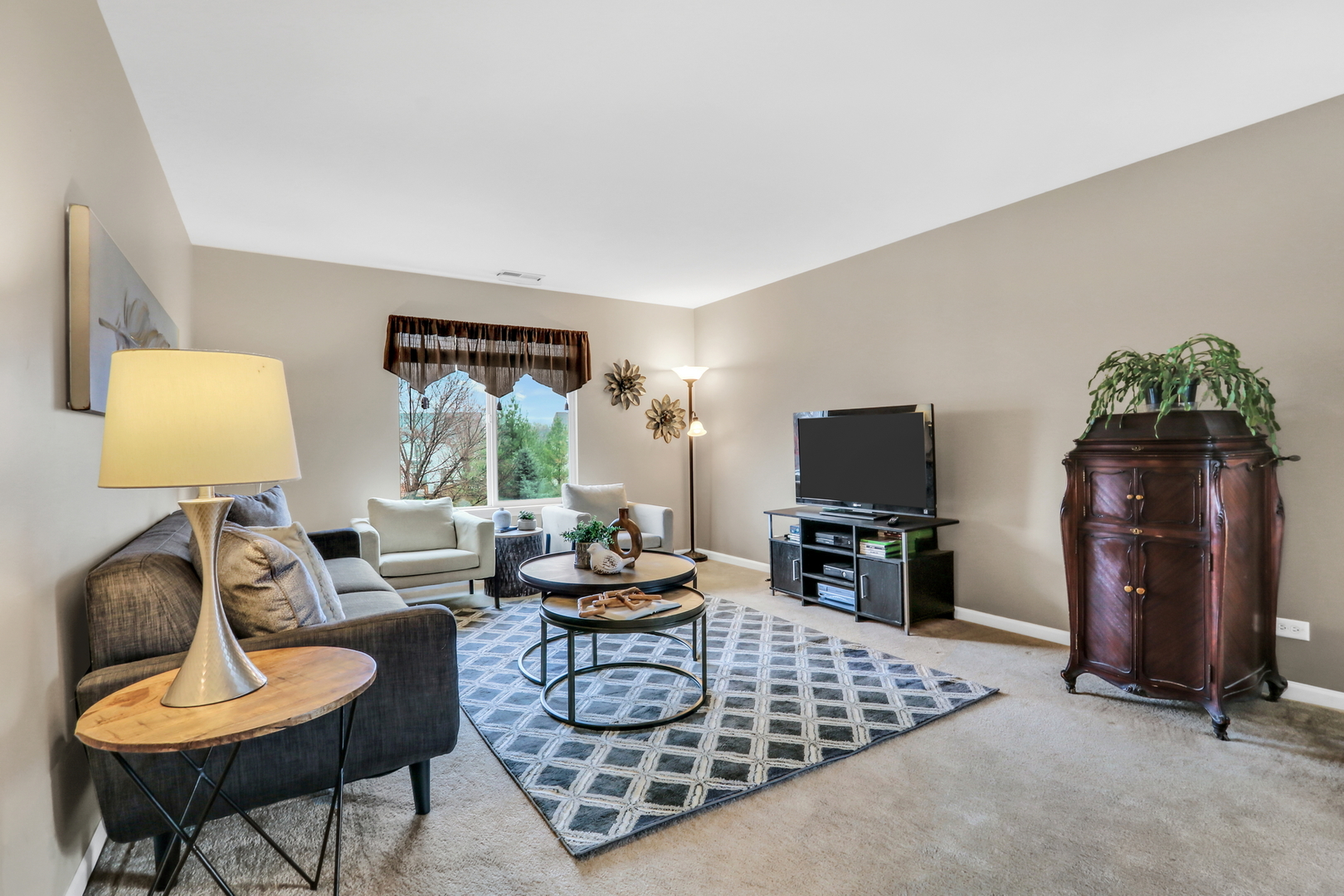 296 Biros Lane, Round Lake, IL 60073