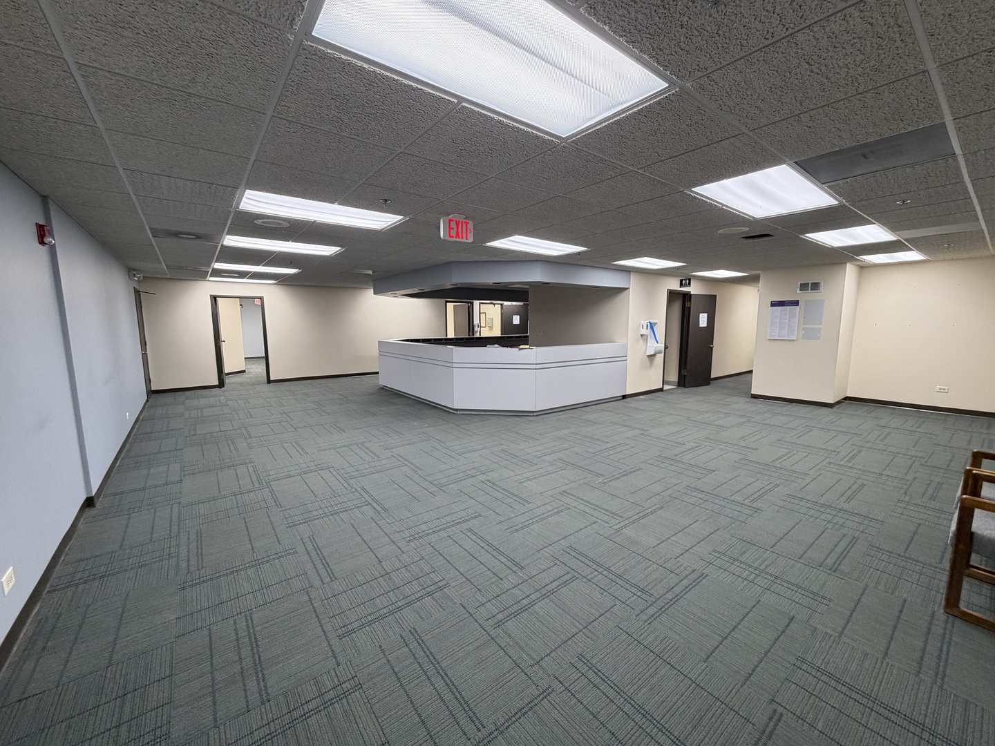 501-517 Thornhill Drive, Carol Stream, IL 60188