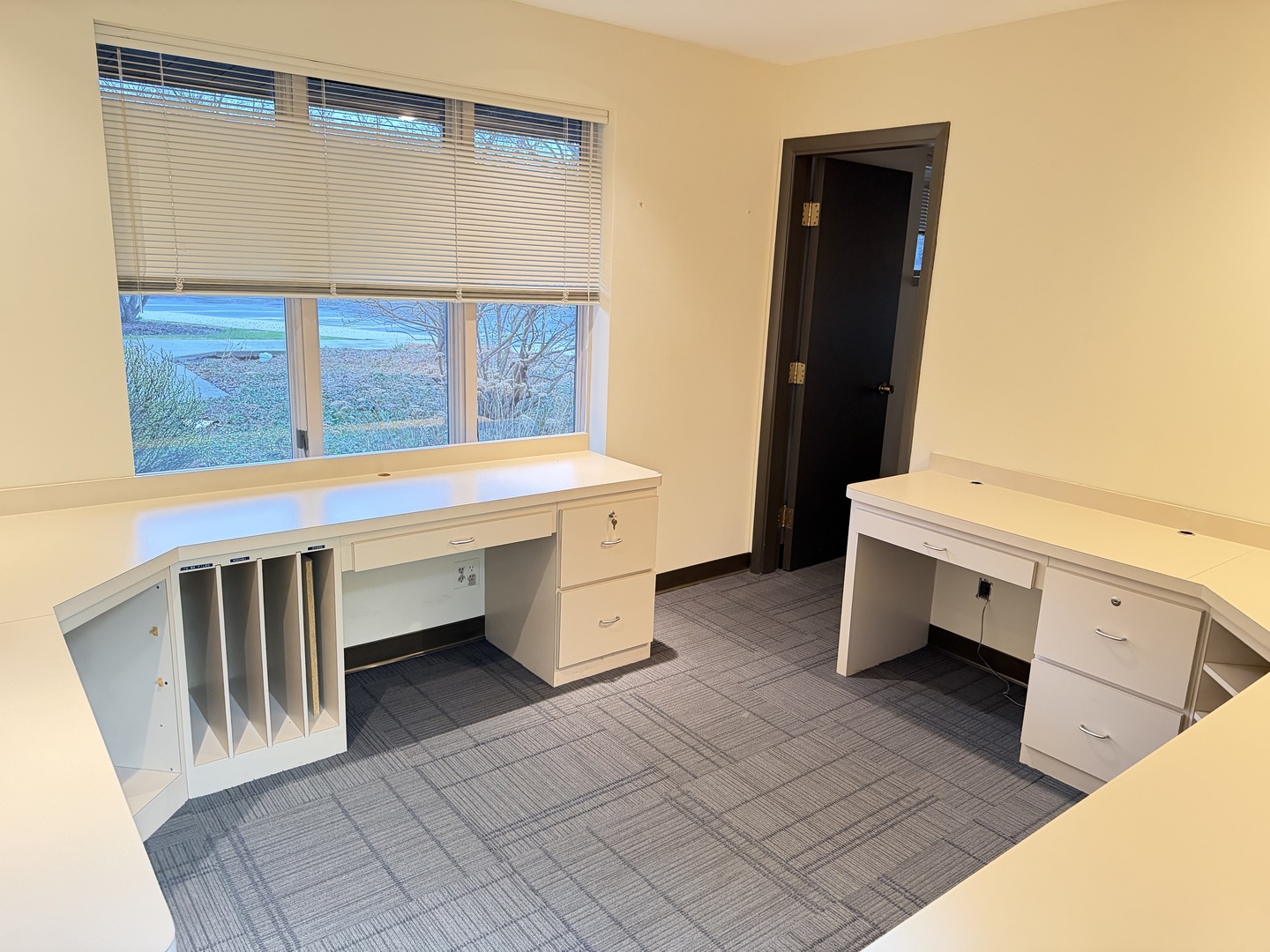 501-517 Thornhill Drive, Carol Stream, IL 60188