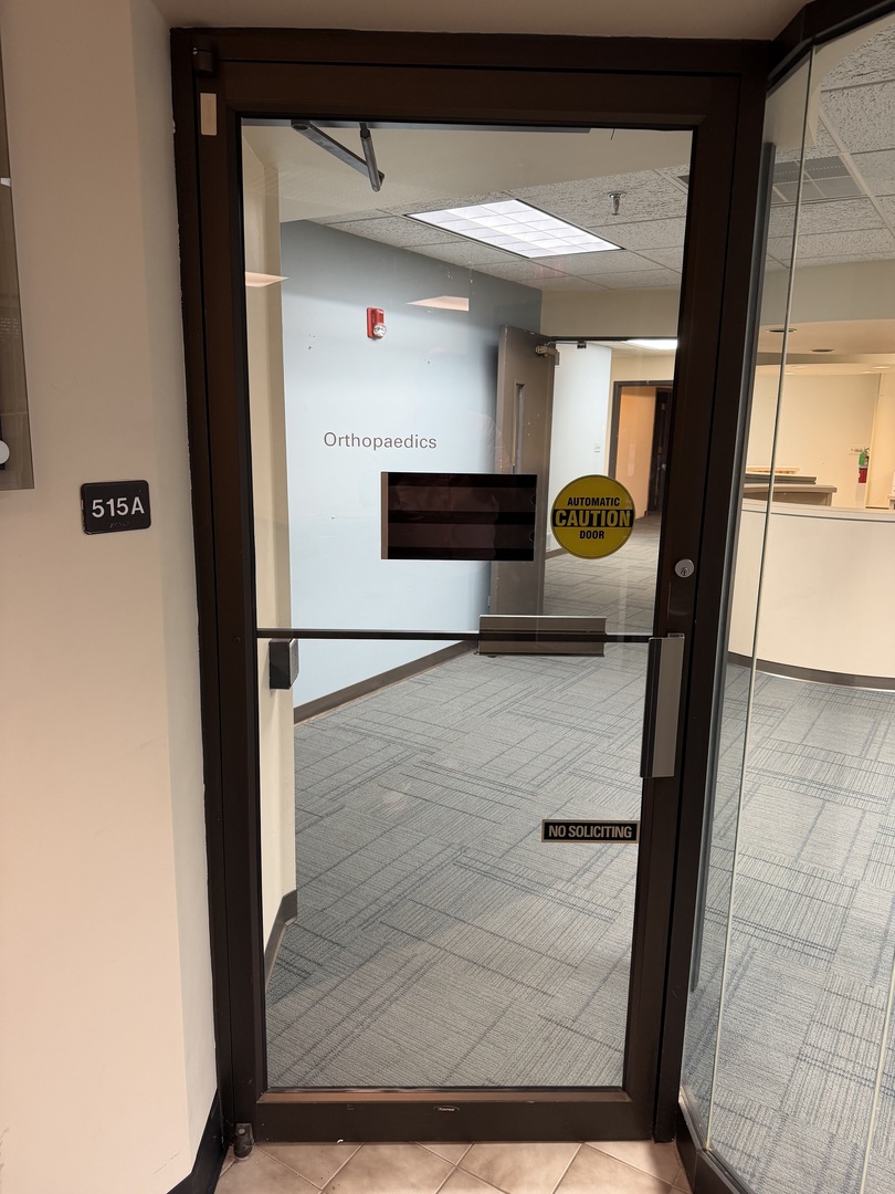 501-517 Thornhill Drive, Carol Stream, IL 60188