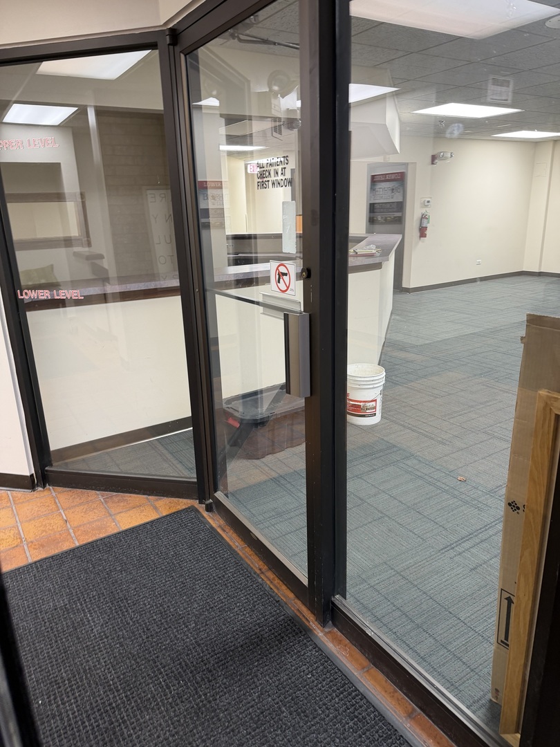 501-517 Thornhill Drive, Carol Stream, IL 60188