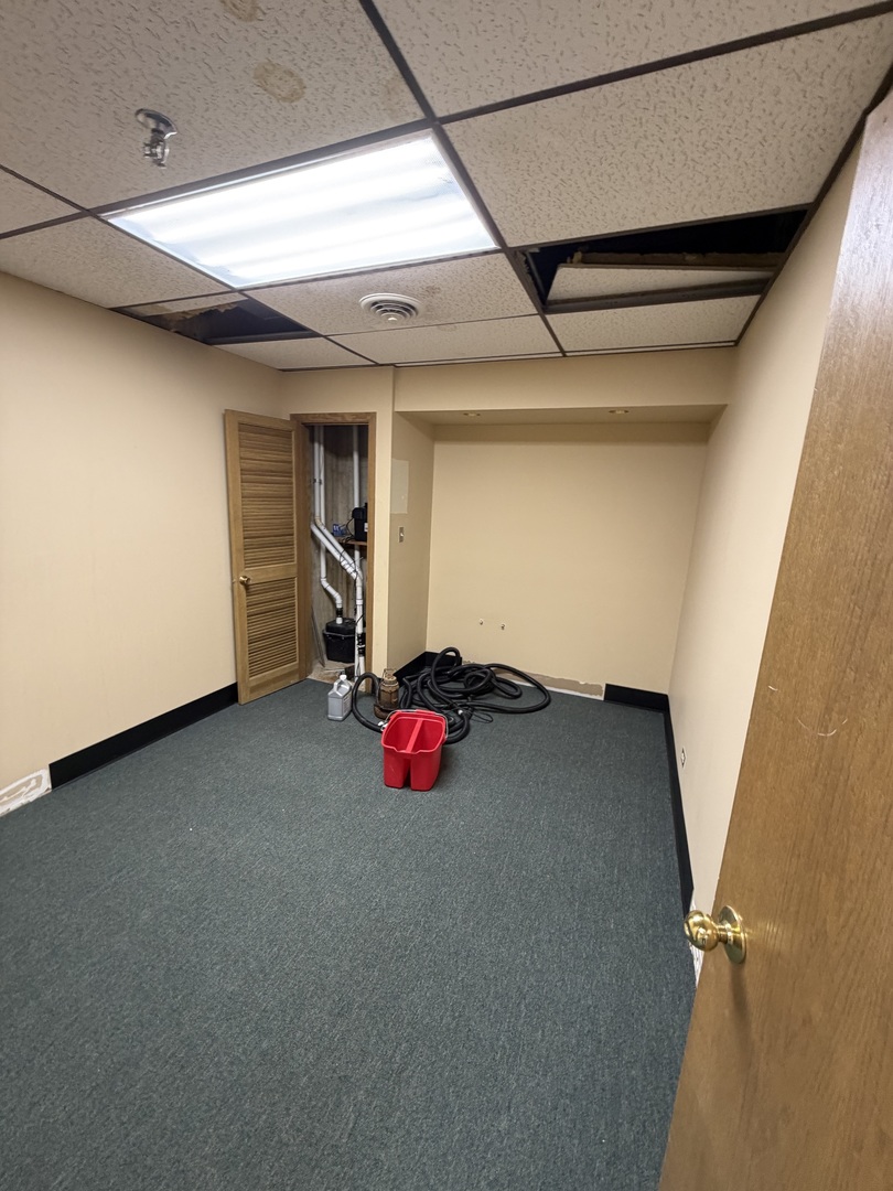 501-517 Thornhill Drive, Carol Stream, IL 60188