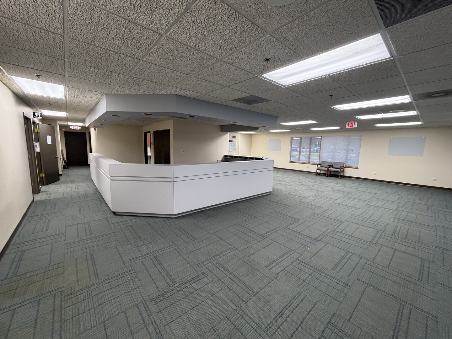 501-517 Thornhill Drive, Carol Stream, IL 60188