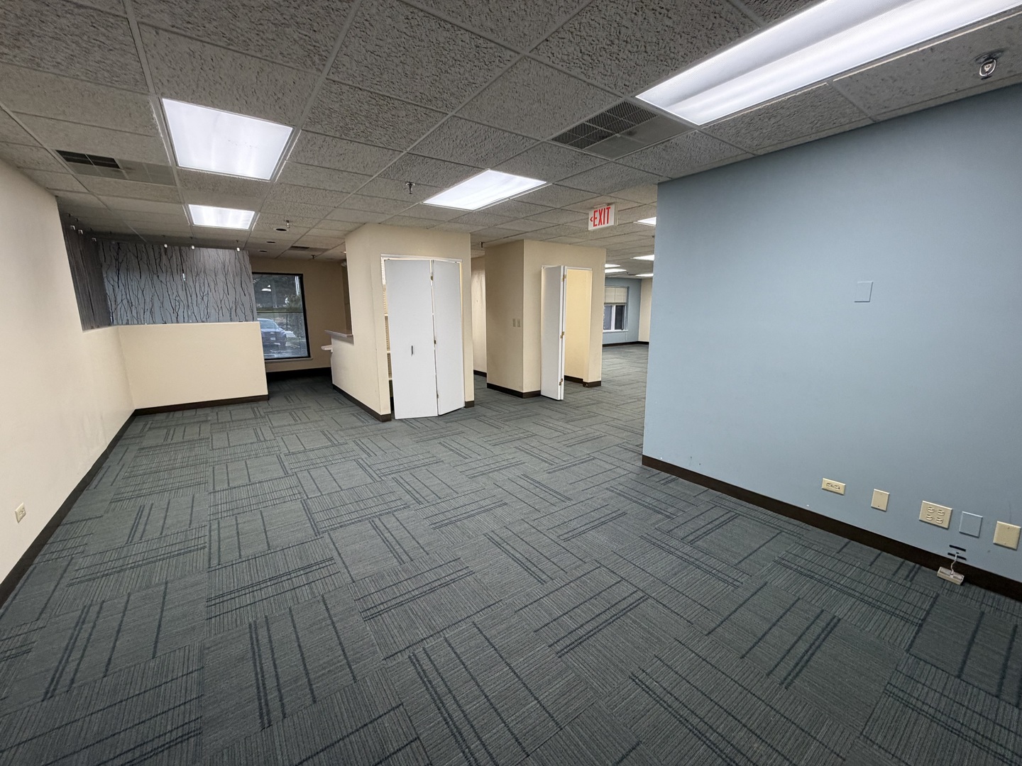 501-517 Thornhill Drive, Carol Stream, IL 60188