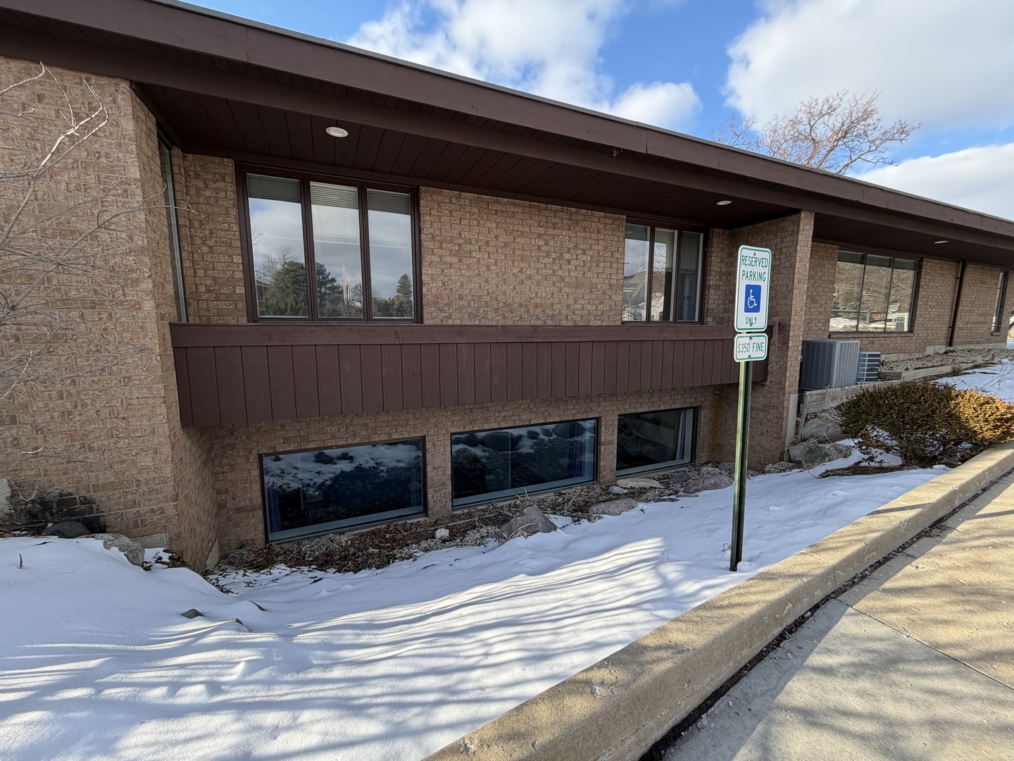 501-517 Thornhill Drive, Carol Stream, IL 60188