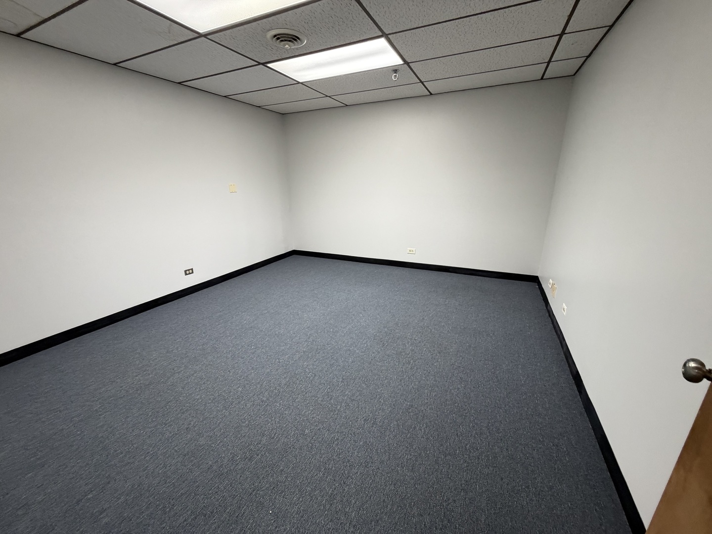 501-517 Thornhill Drive, Carol Stream, IL 60188