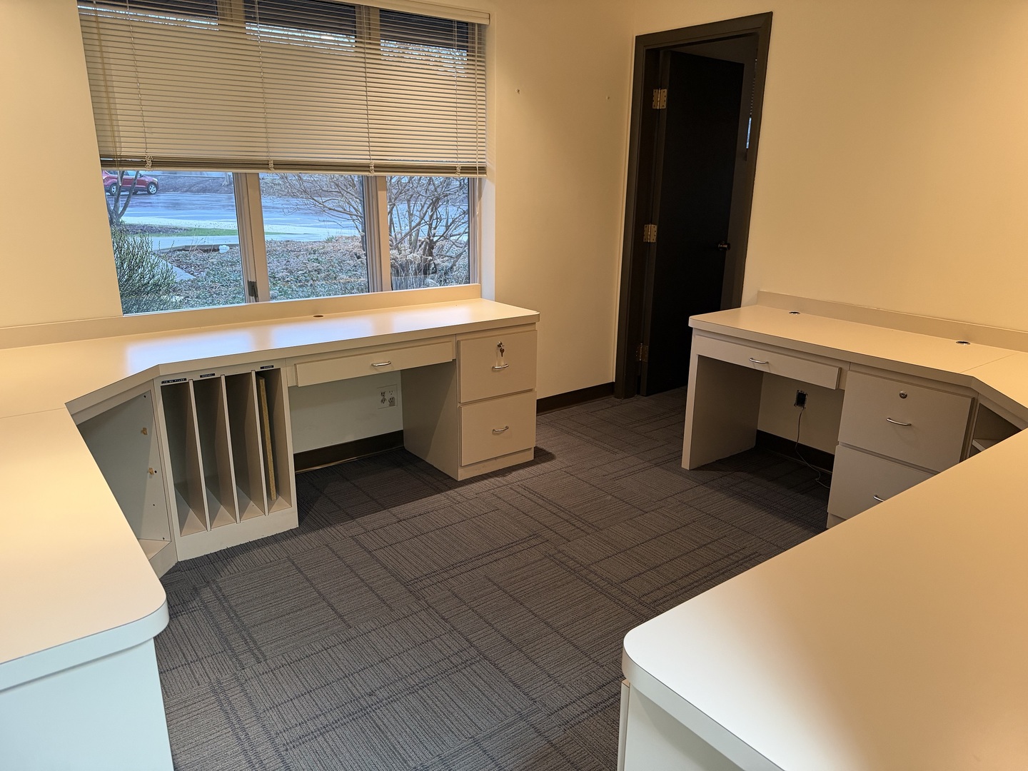 501-517 Thornhill Drive, Carol Stream, IL 60188