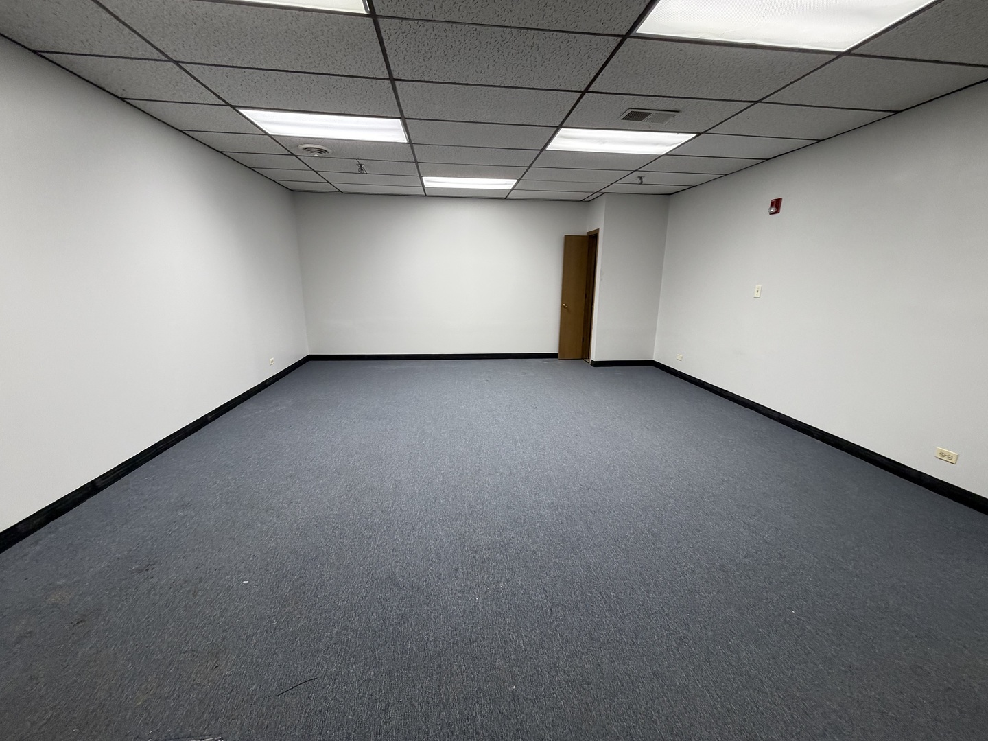 501-517 Thornhill Drive, Carol Stream, IL 60188