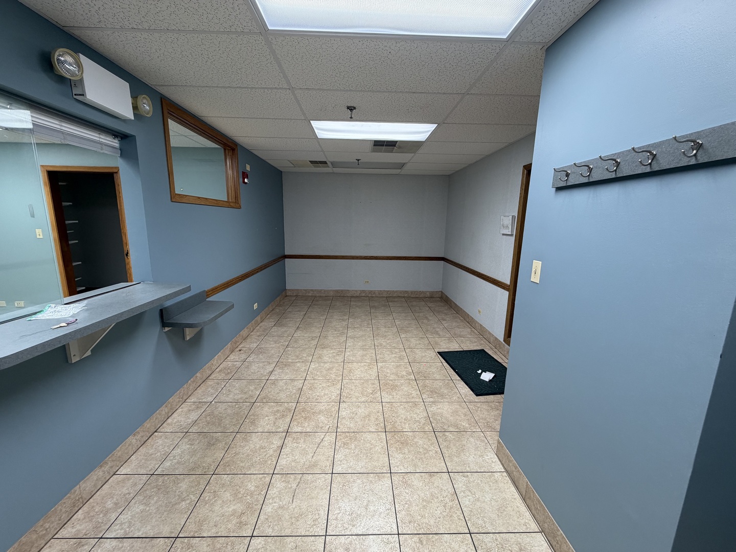 501-517 Thornhill Drive, Carol Stream, IL 60188